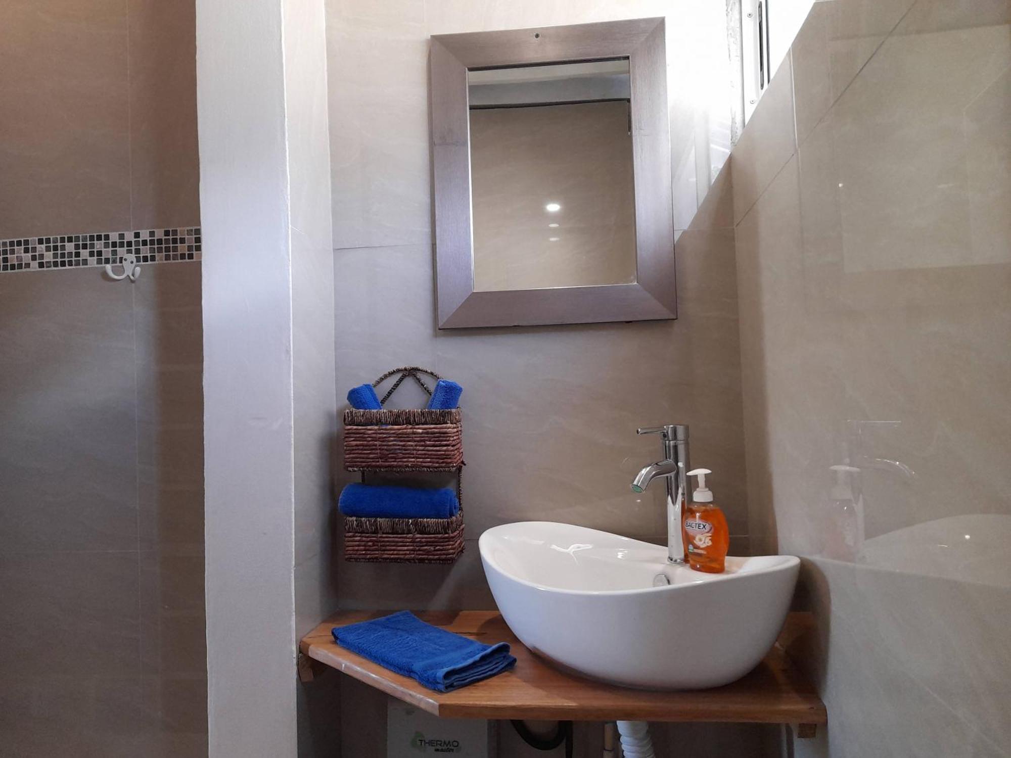 Casa Blanca Beachfront House With Shared Pool Access Pangea Lodge Manzanillo  Ngoại thất bức ảnh
